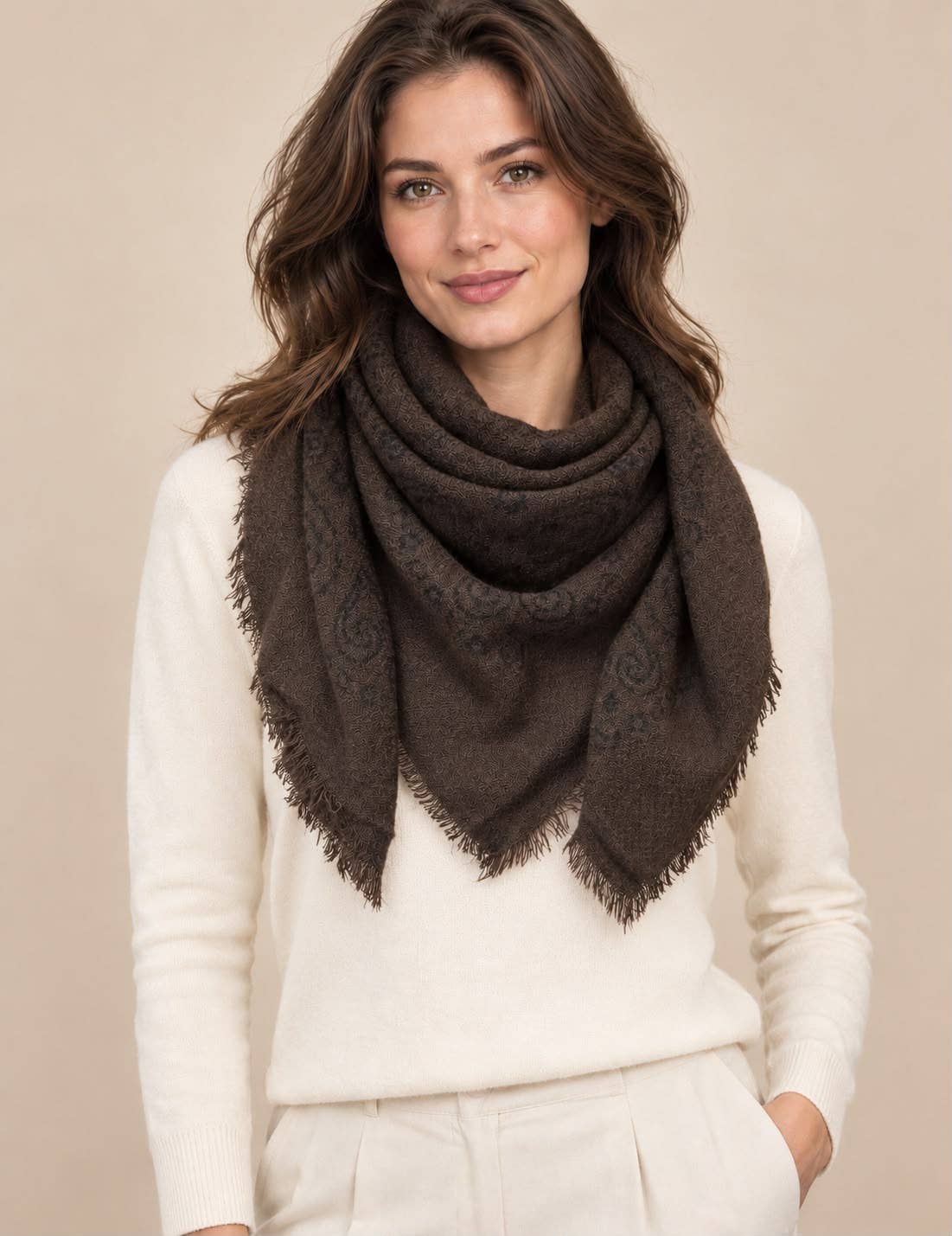 Firkantet skjerf i ullblanding med paisleymønster
