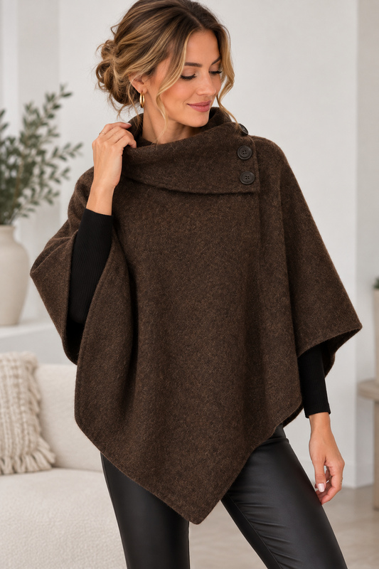 Poncho med høy hals og knappedetaljer